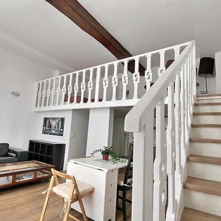 Artist In Le Marais *